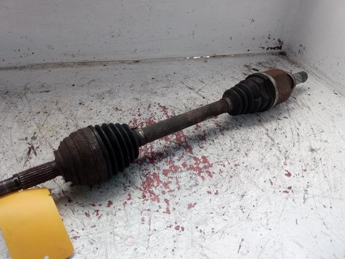 Aandrijfas links-voor van een Renault Clio, Gebruikt, -, Renault, -