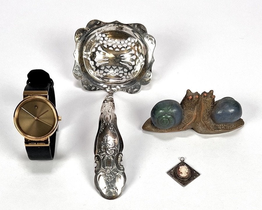 929. Zilveren lepel, Jacob Jensen horloge, beeldje en hanger