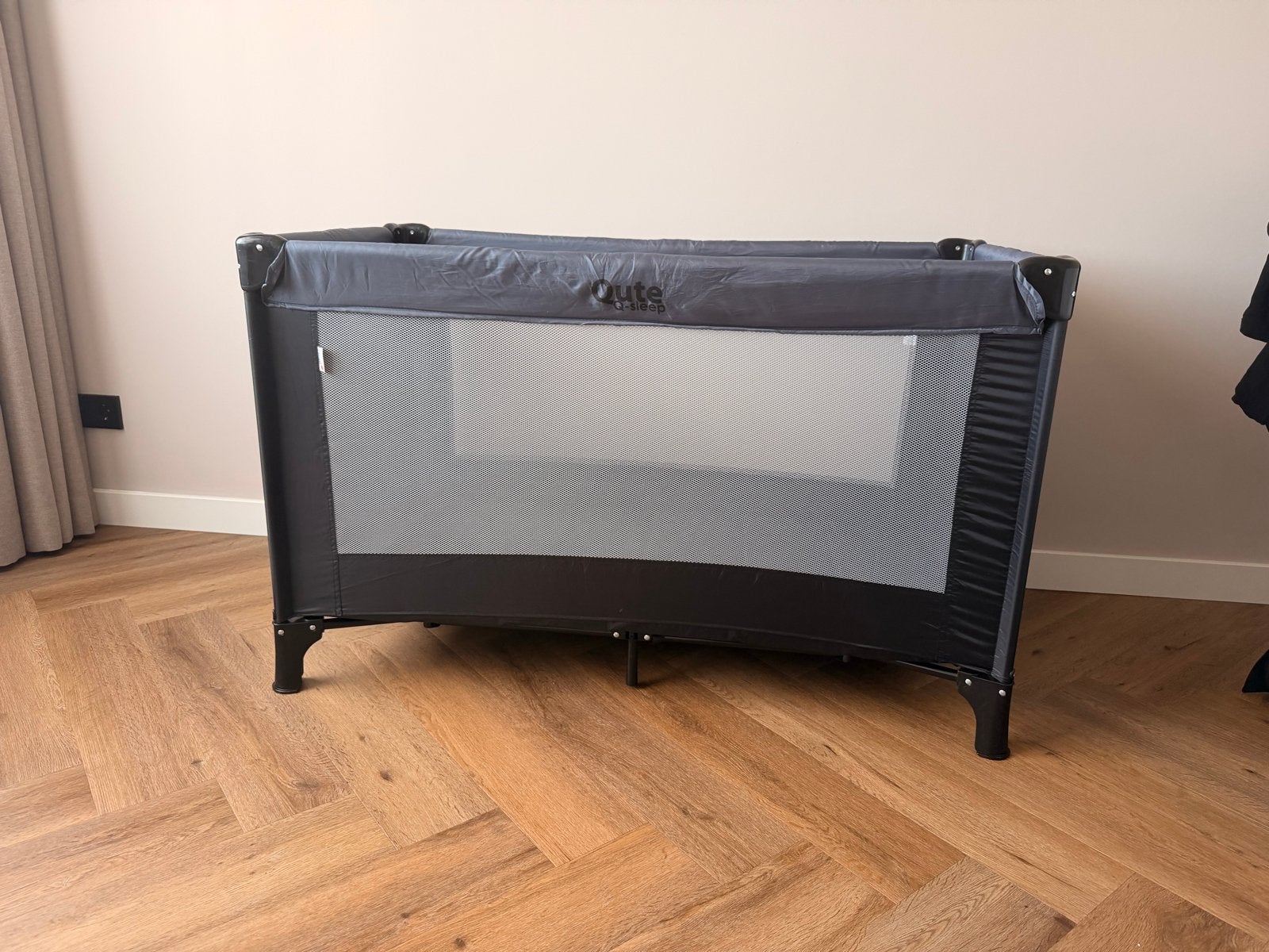 Qute Q-Sleep Campingbedje met pretura matras baby t.w.v. €90, Ophalen, Reisbedje
