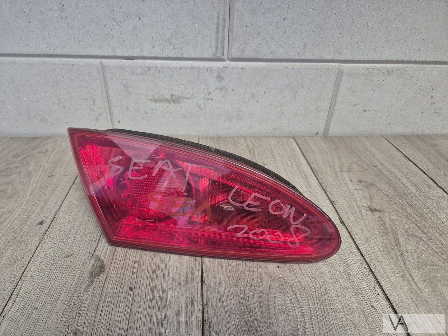 Achterlicht links op klep van Seat Leon 2005 - 2009 €50, Gebruikt, -, -, Ophalen of Verzenden