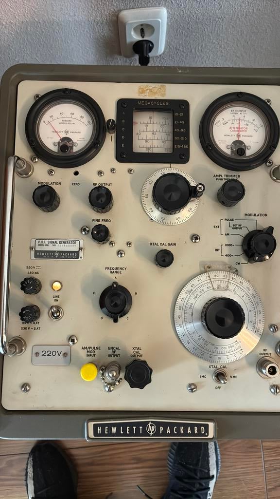 Hewlett Packard 608E V.H.F. Signaalgenerator Vintage, Ophalen, Gebruikt