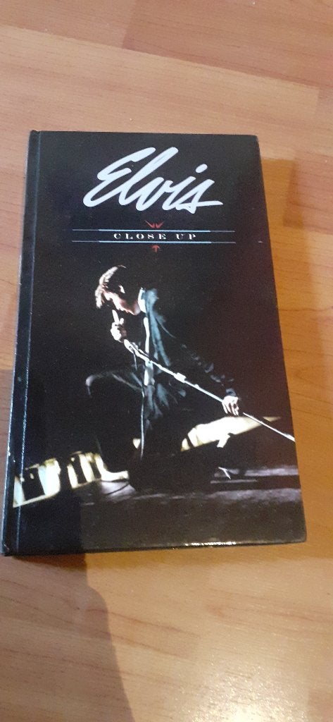 Elvis Presley 4 cd box CLOSE UP, Ophalen of Verzenden, Zo goed als nieuw, Poprock, Speciale editie