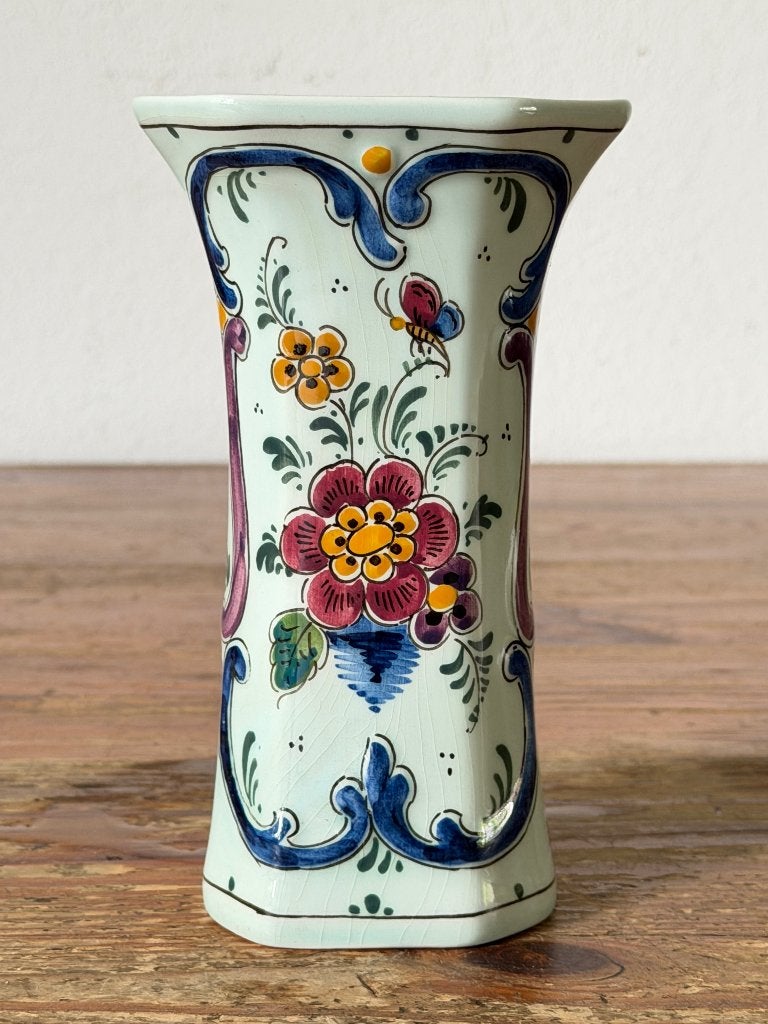Vaas / bloemenvaas - Delfts Polychroom Aardewerk, Antiek en Kunst, Ophalen of Verzenden