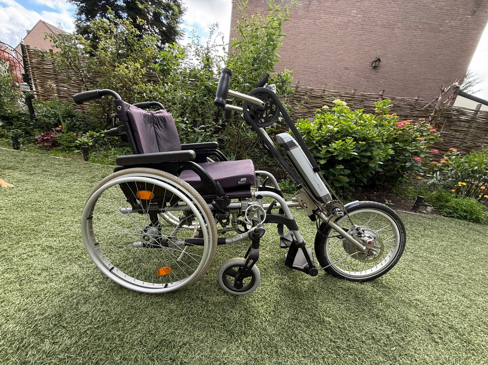 Frontline elektrische handbike + rolstoel, Diversen, Ophalen, Zo goed als nieuw, Elektrische rolstoel