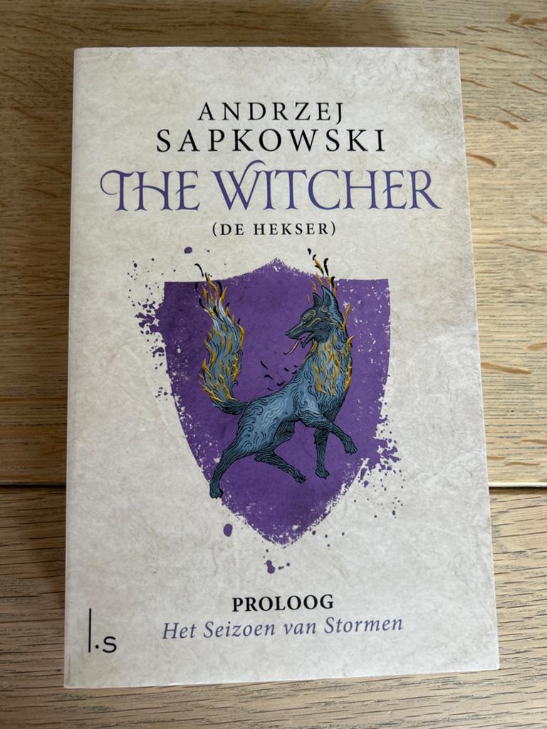 The Witcher: Het Seizoen van Stormen - Andrzej Sapkowski, Ophalen of Verzenden, Zo goed als nieuw