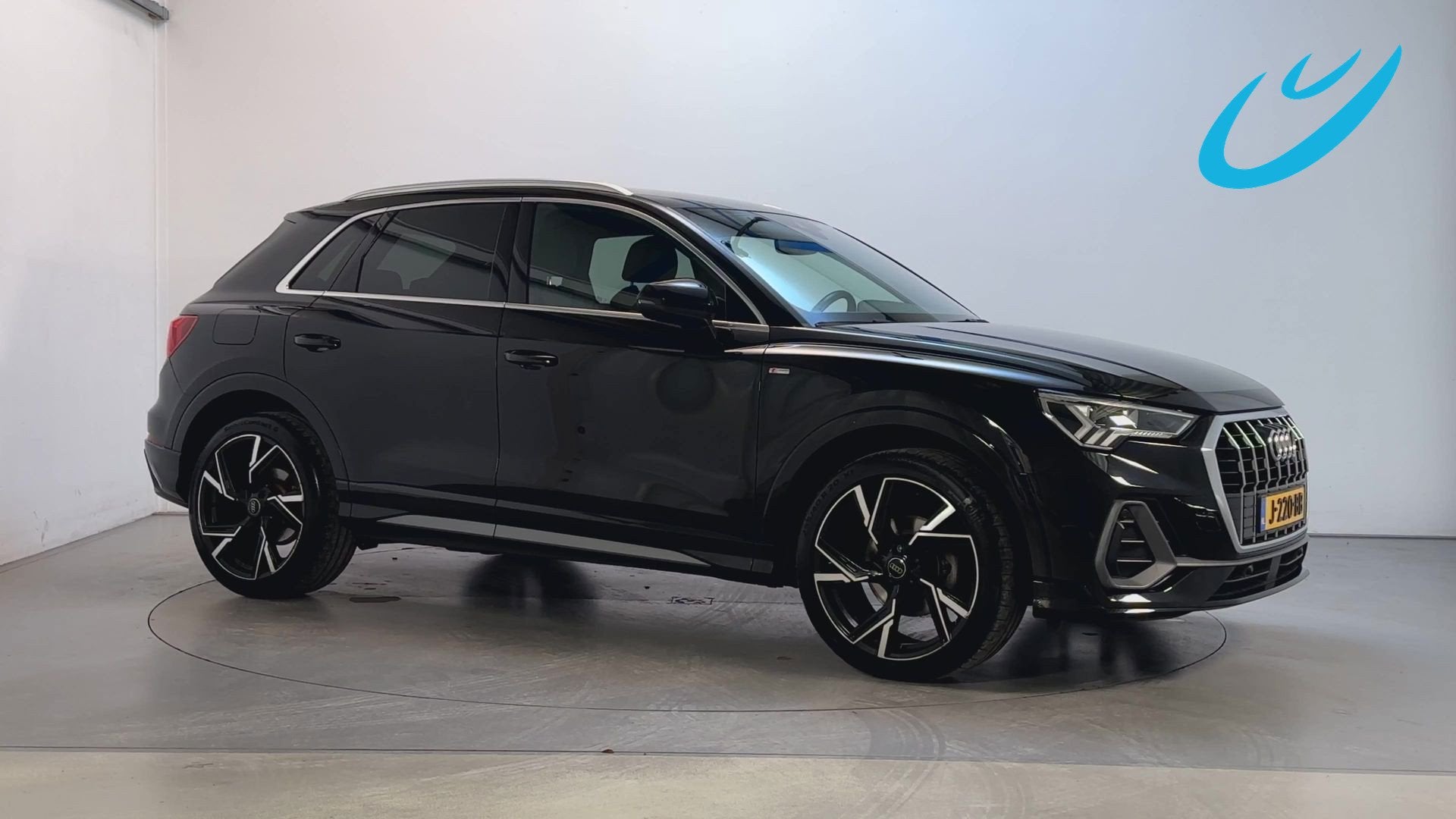 Audi Q3 35 TFSI S Line Virtual Cockpit Sfeerverlichting Lede, Dealer onderhouden, 4 cilinders, Zwart, Origineel Nederlands