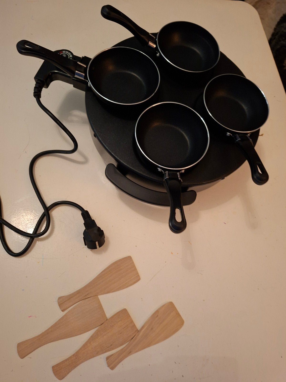 Partywok / Crêpes / Pannenkoeken maker - 1500 Watt, Minder dan 85 cm, 60 cm of meer, Nieuw, Vrijstaand