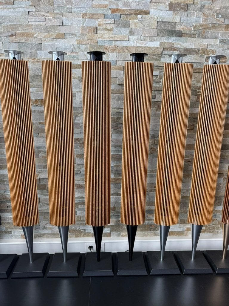 Beolab 18 luidsprekers Piano Black + Oak B&O Bang en Olufsen, Vloerstaande luidspreker, Info@bang-olufsen.dk, Zo goed als nieuw