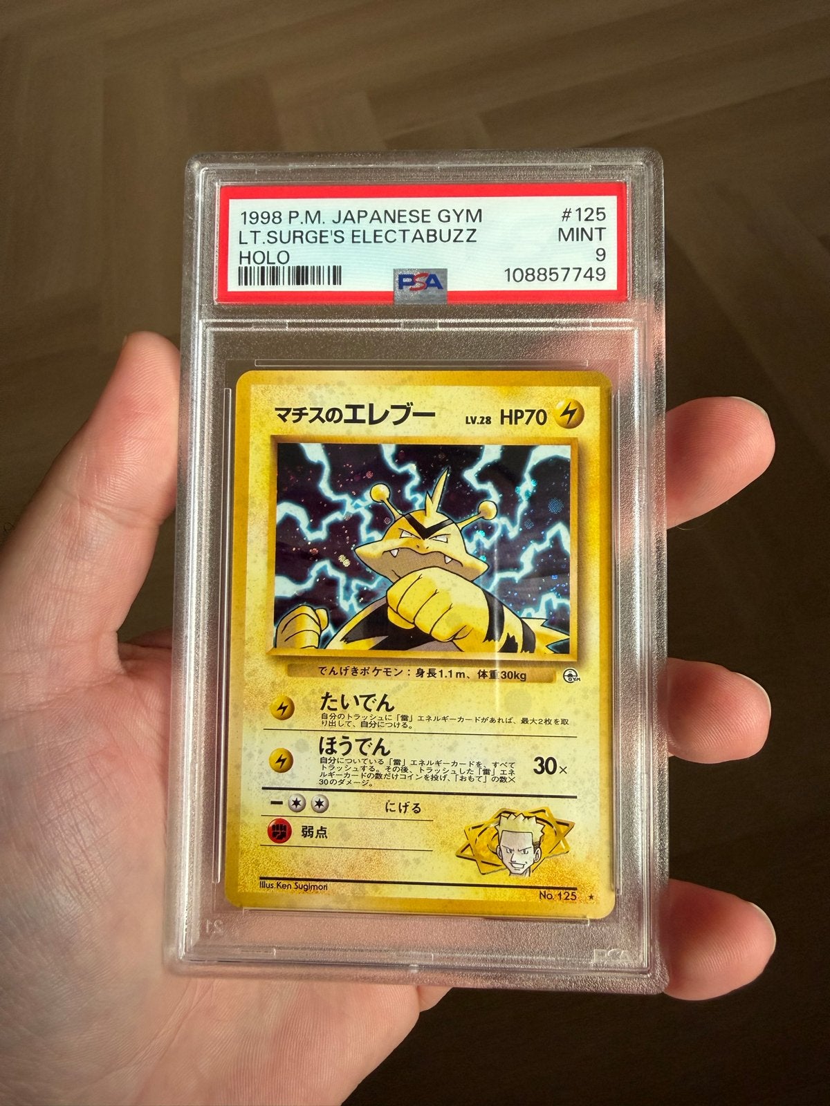 Electabuzz PSA 9 Gym Lt. Surge's Holo Pokemon, Ophalen of Verzenden, Zo goed als nieuw, Losse kaart