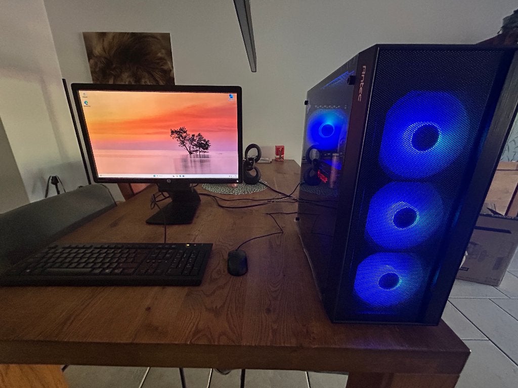 Budget Game PC | Ryzen 5 2600 | 8GB | 1070 8GB | 240GB | 2TB, Computers en Software, Desktop Pc's, Gebruikt, 3 tot 4 Ghz, HDD