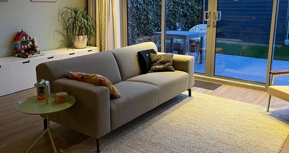 Comfortabele design bank gratis bezorgd in Muiden Weesp wknd, Huis en Inrichting, Gebruikt, 150 tot 200 cm, Tweepersoons, 75 tot 100 cm