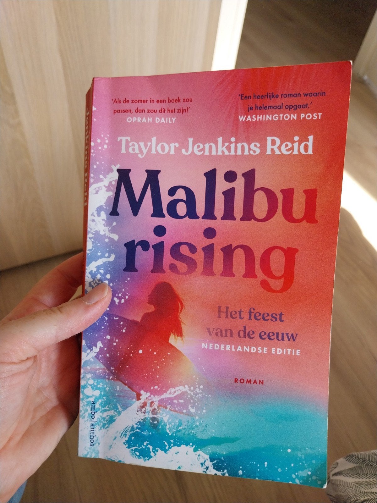 Malibu Rising - Taylor Jenkins Reid - Roman, Boeken, Ophalen of Verzenden, Zo goed als nieuw, Taylor Jenkins Reid, Nederland