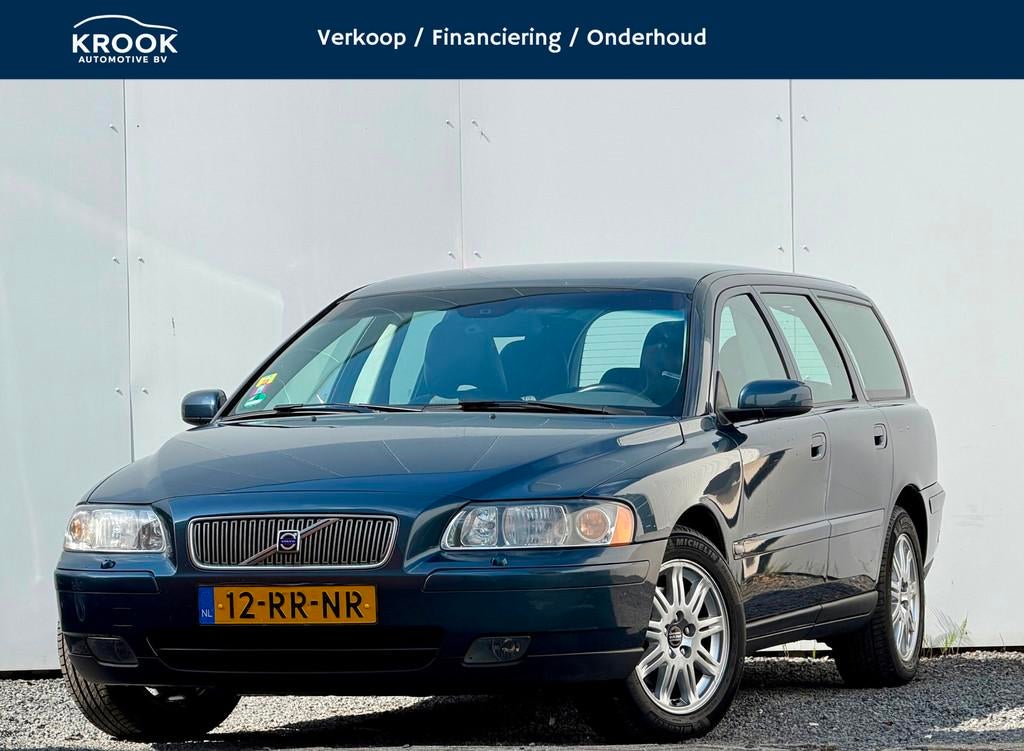 Volvo V70 2.4 Momentum | 2005 | Automaat | Trekhaak | Dealer, Met garantie (alle), Blauw, Stoelverwarming, 2435 cc