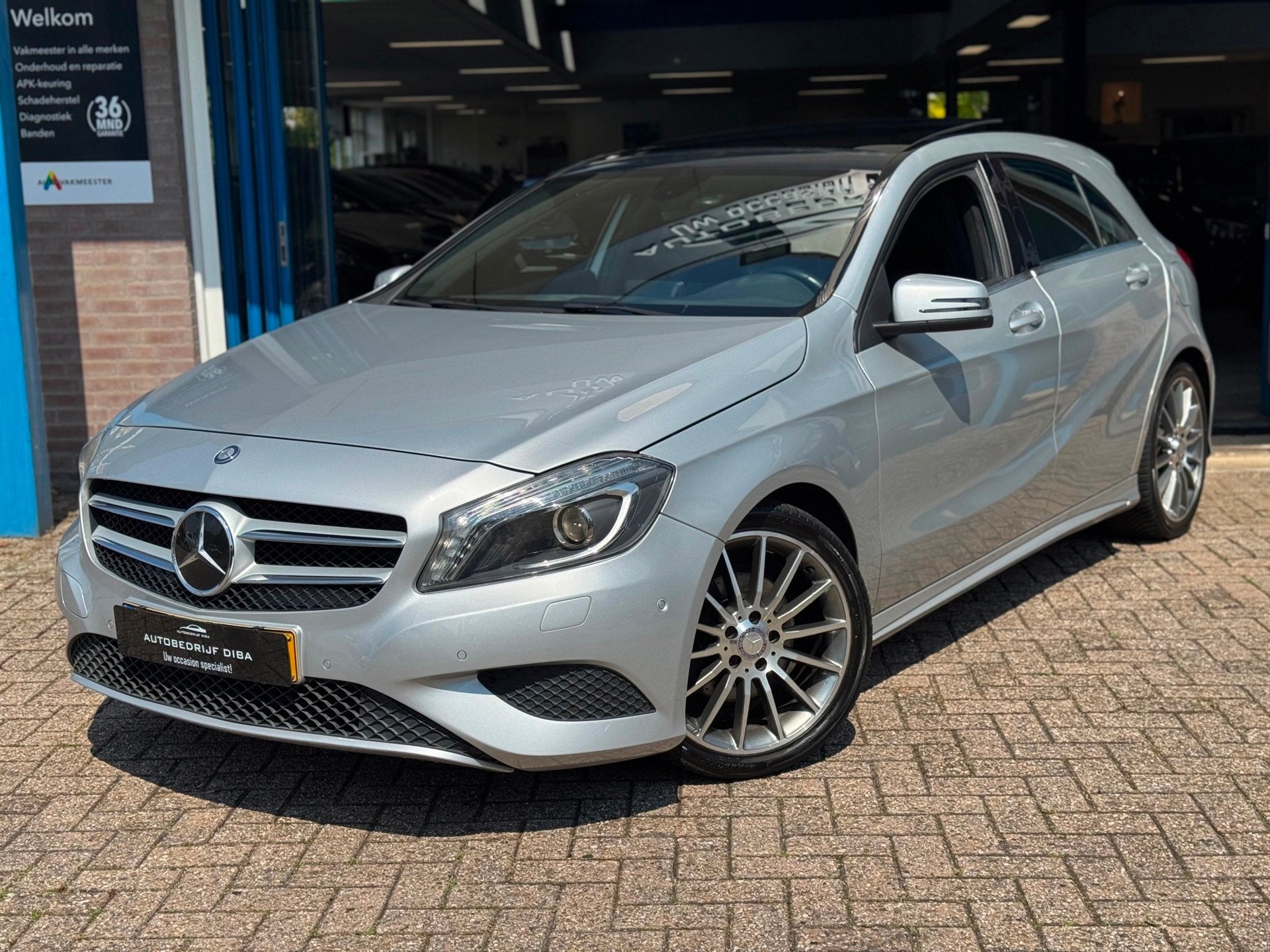 Mercedes-Benz A-klasse 200 AMG 2013 AUT NAVI CLIMA LM NAP, Auto's, Dealer onderhouden, Gebruikt, Bedrijf, Automatische klimaatregeling