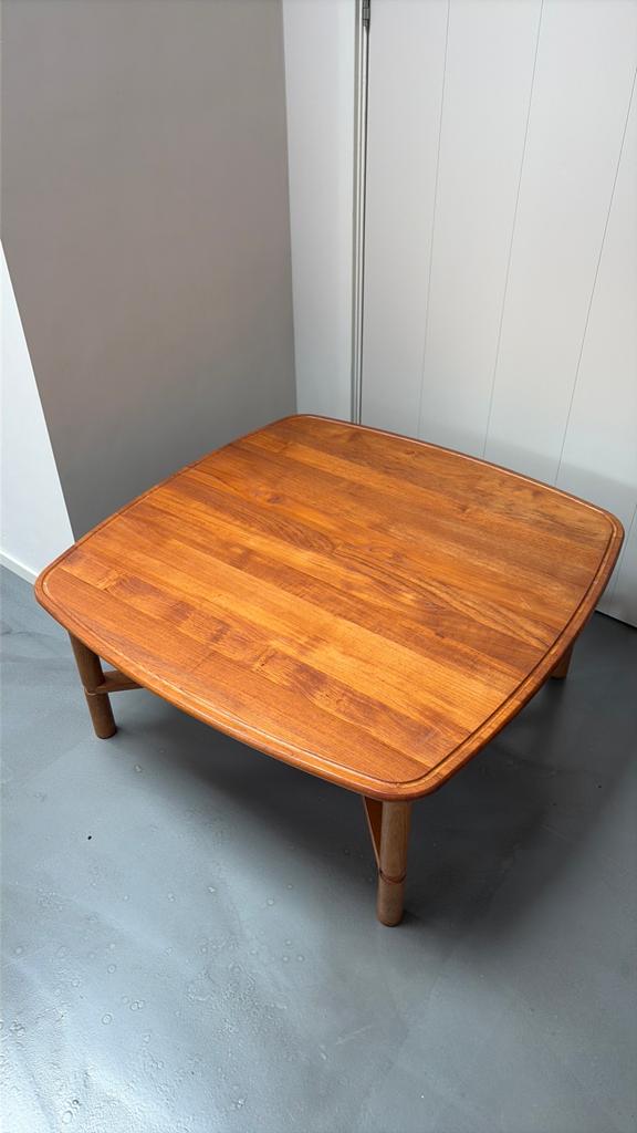 Deens Vintage Houten Salontafel - Vierkant  afgeronde Hoeken, Huis en Inrichting, Gebruikt, 50 tot 100 cm, Deens vintage, Minder dan 50 cm