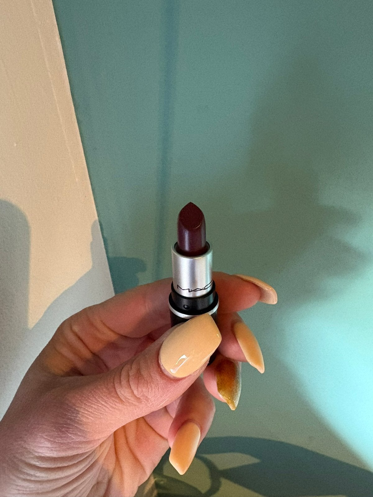MAC Lipstick Lustreglass Bizarre Bloom (mini), Lippen, Paars, Nieuw, Ophalen of Verzenden