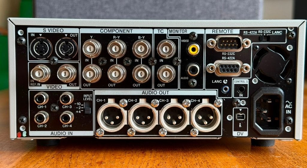 Foto 4 van Sony DSR-45AP, DVCAM, MiniDV, 30 Drumuren, ALS NIEUW!!