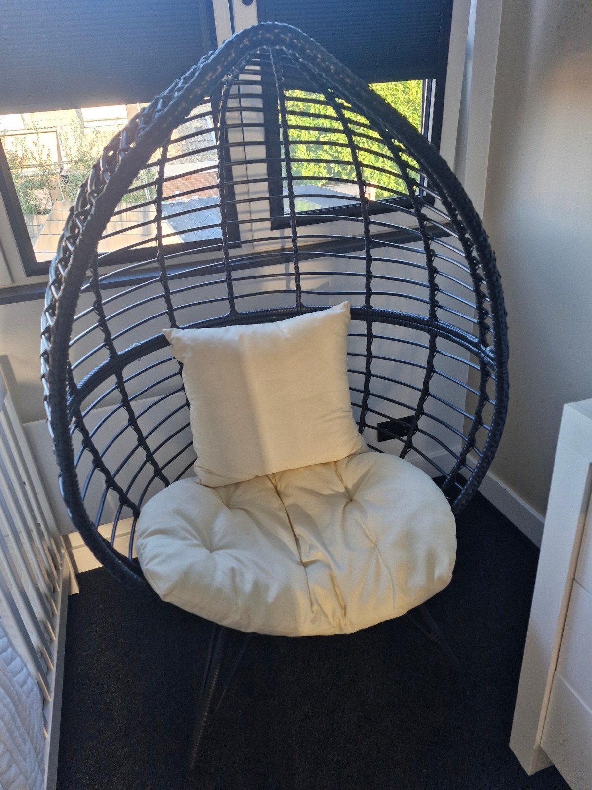 Egg chair zwart, Ophalen, Zo goed als nieuw, Kunststof