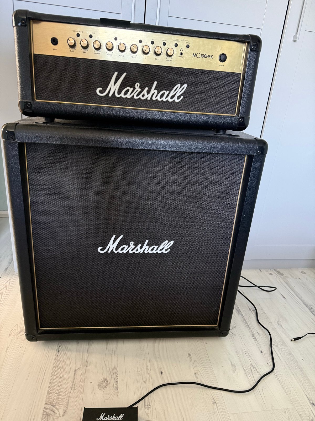 Marshall MG100HFX gitaarversterker met 4x12 cabinet, Muziek en Instrumenten, Versterkers | Bas en Gitaar, Ophalen of Verzenden
