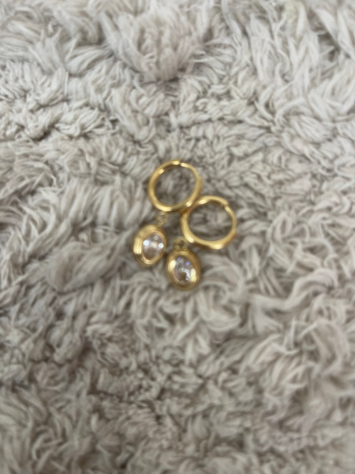 Gouden oorbellen met kristallen hangers, Sieraden, Tassen en Uiterlijk, Oorbellen, Met kristal, Hangers, Ophalen of Verzenden