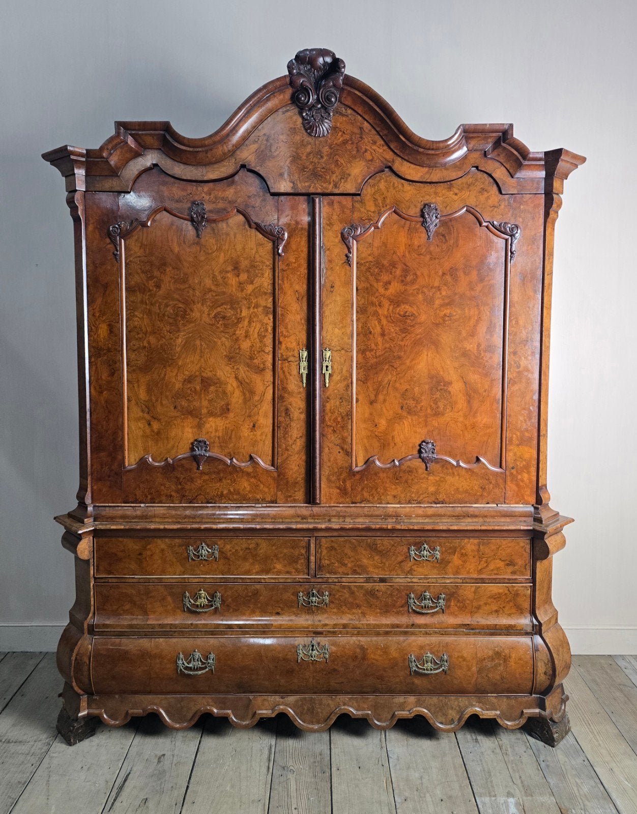 Prachtig kabinet, wortelnoten 18e eeuw., Antiek en Kunst, Antiek | Meubels | Kasten, Ophalen