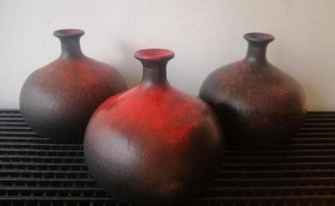 Veba 3x bolvormige vintage glazen vaas, zwart-rood, 14 cm, Ophalen of Verzenden, Minder dan 50 cm, Rood, Glas