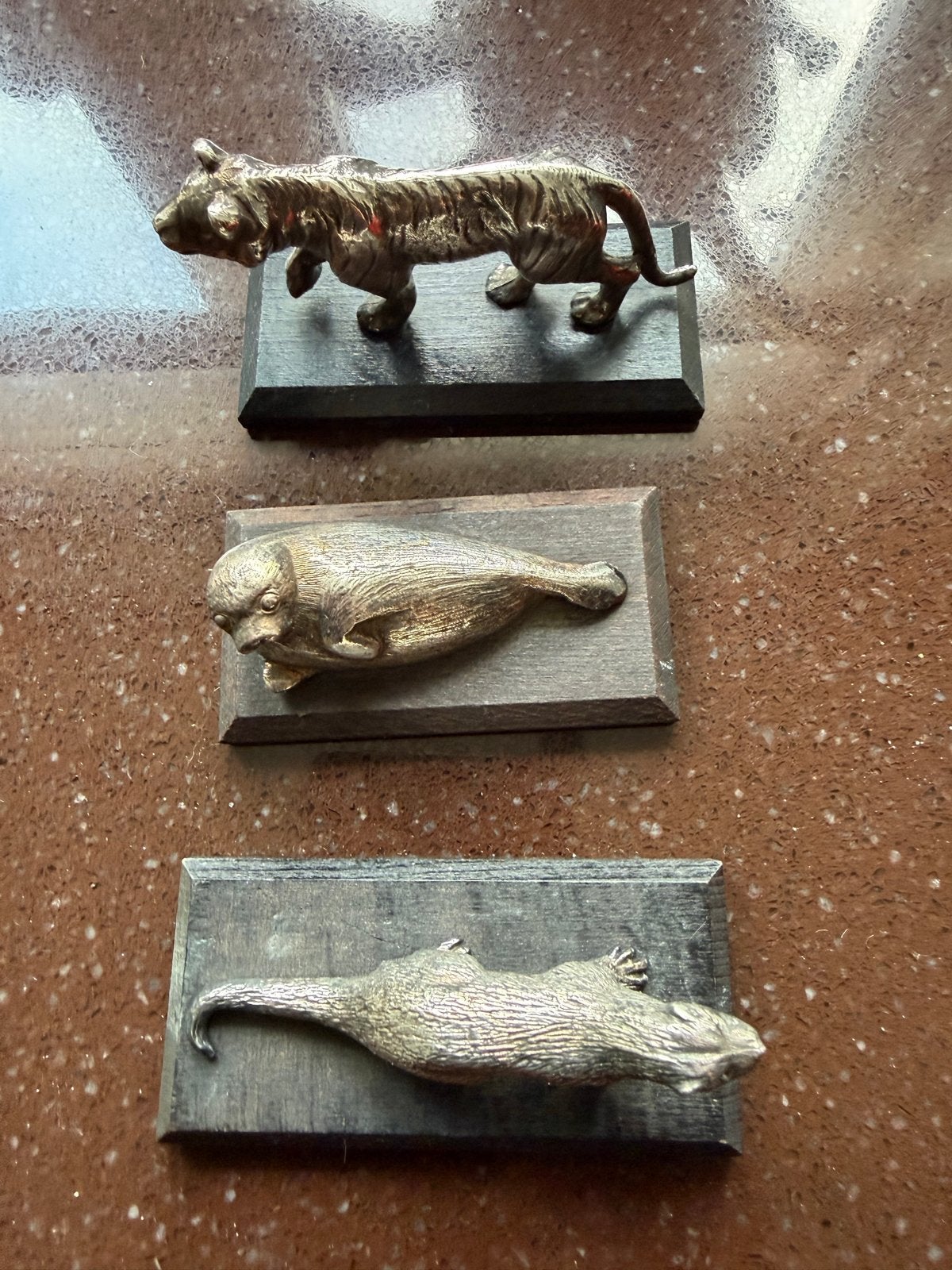 Verzilverde Dieren WWF: Tijger, Zeehond, Otter (3 stuks), Ophalen of Verzenden, Gebruikt, Wild dier, Beeldje of Figuurtje