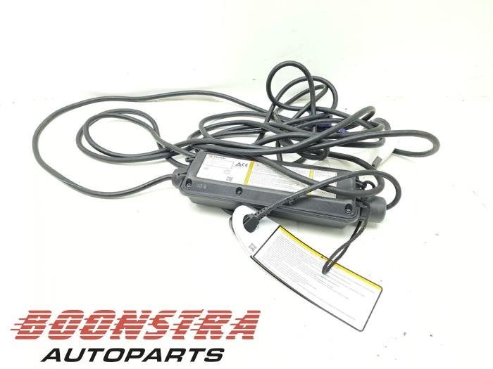 Oplaadkabel elektrische auto van een Mitsubishi Outlander, Auto-onderdelen, Elektronica en Kabels, Mitsubishi, Gebruikt, 3 maanden garantie