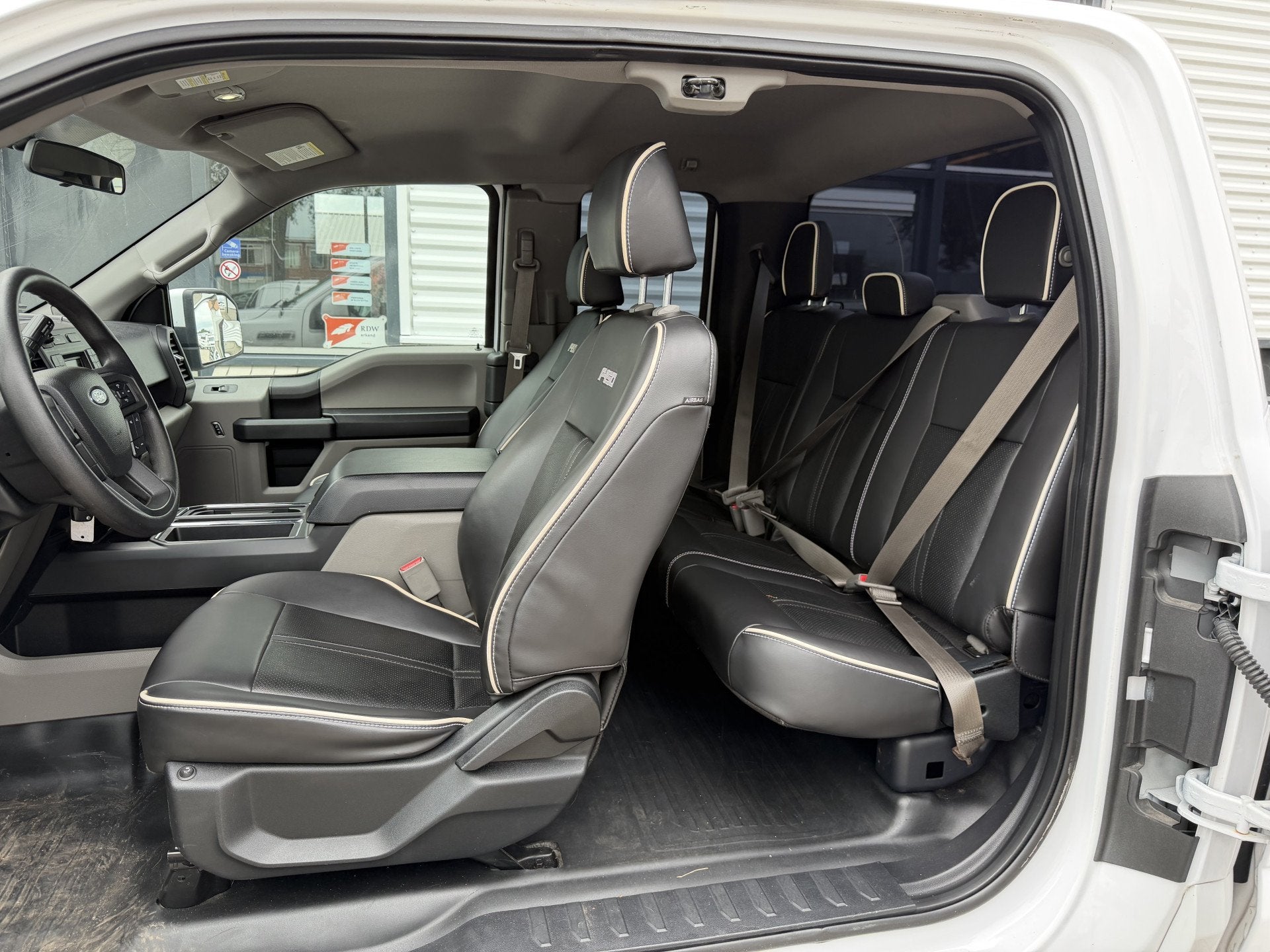 Ford USA F-150 XL V6 330pk automaat 4x4 / 5 persoons / Prins, Automaat, Gebruikt, F-150, Leder