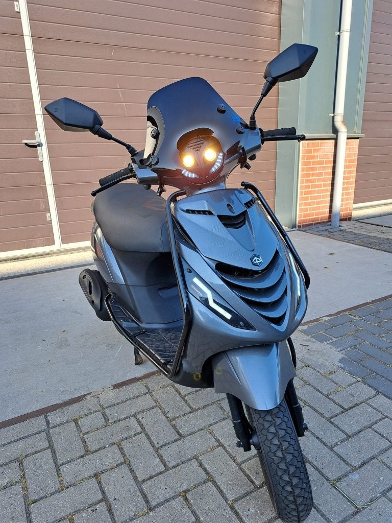 Piaggio Zip 4T Snor Argaat Grijs | Full Options | Garantie ✅, Fietsen en Brommers, N.V.T., Overige typen, Piaggio Zip, Zo goed als nieuw