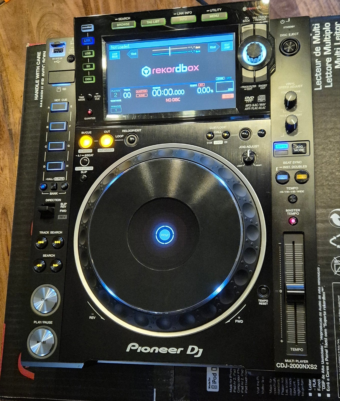 Foto 10 van Pioneer DJ Set: 2x CDJ-2000NXS2 & 1x DJM-900NXS2
