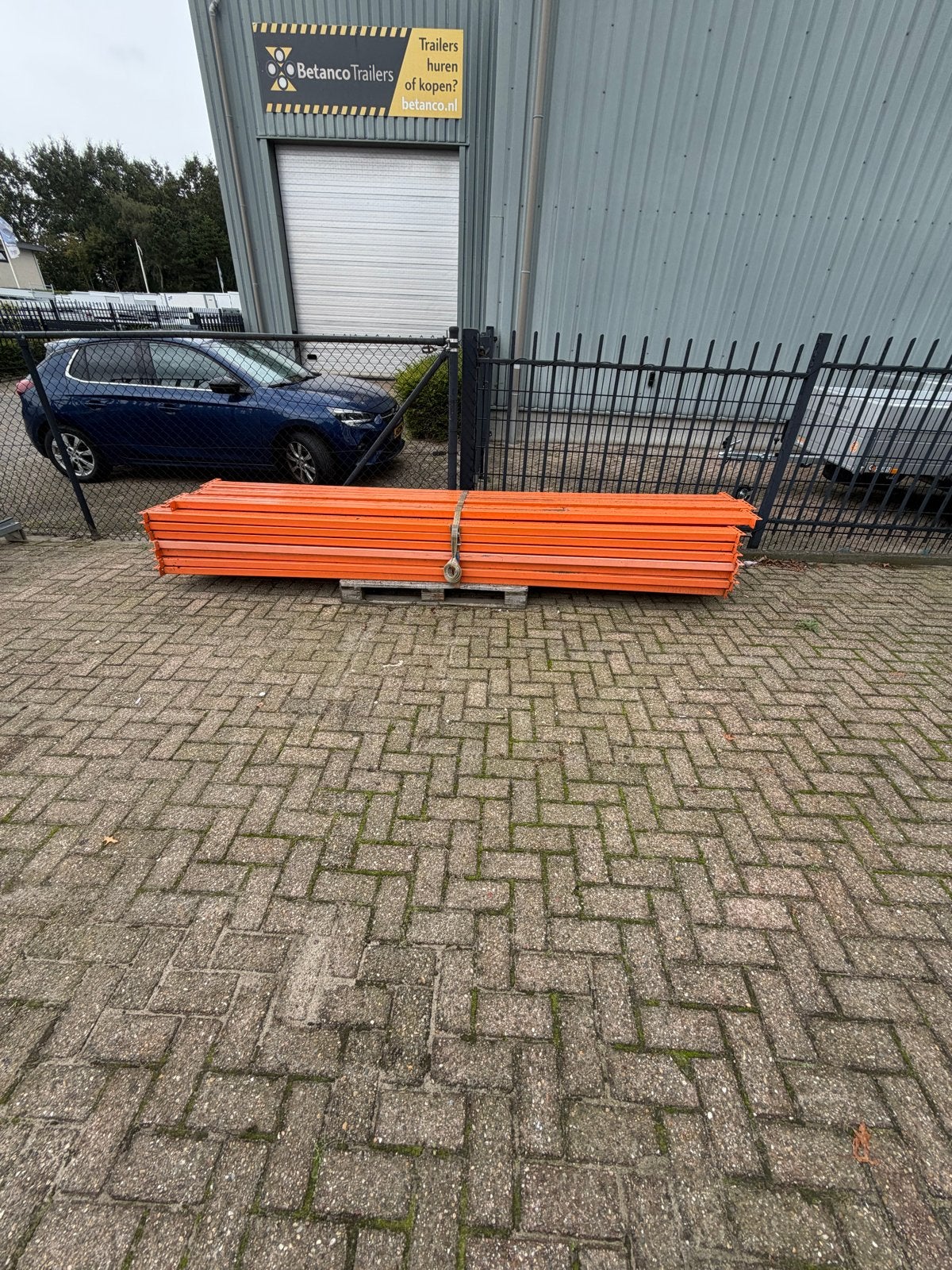 stalen liggers voor magazijnstelling, Ophalen