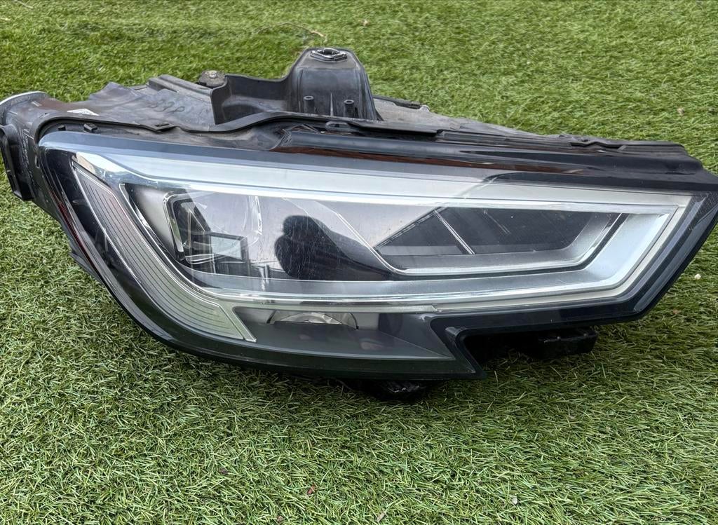 Audi A3 Koplamp 8V0941034C - LED strip defect, Auto-onderdelen, Verlichting, Ophalen of Verzenden, Gebruikt, Audi