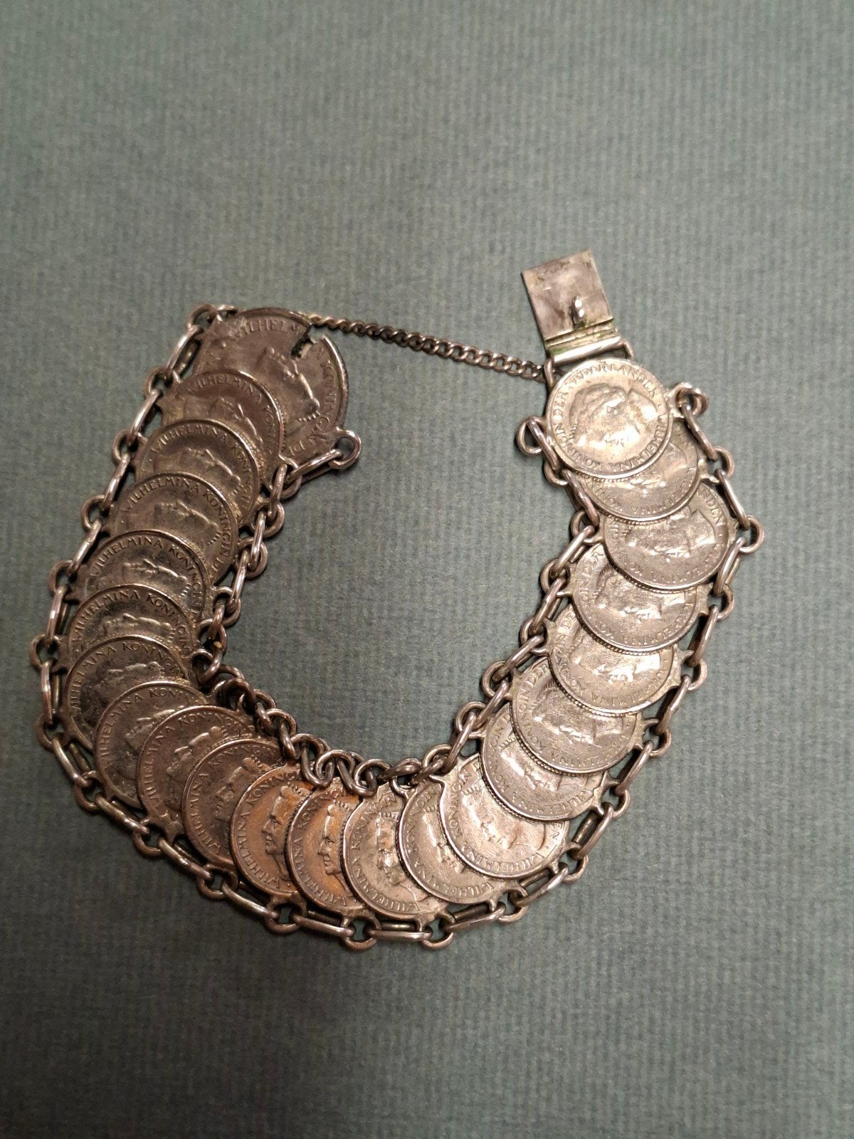 Vintage Nederlandse Munt Armband - Zilverkleurig, Sieraden, Tassen en Uiterlijk, Armbanden, Ophalen of Verzenden, Gebruikt, Zilver