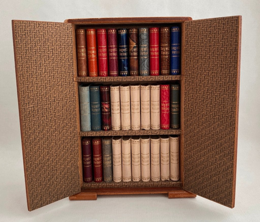Decoratief houten mini-boekenkastje met 30 'boeksimulanten', Verzenden, Gelezen, Zie beschrijving