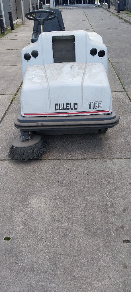 Dulevo 1100 veegmachine, Ophalen