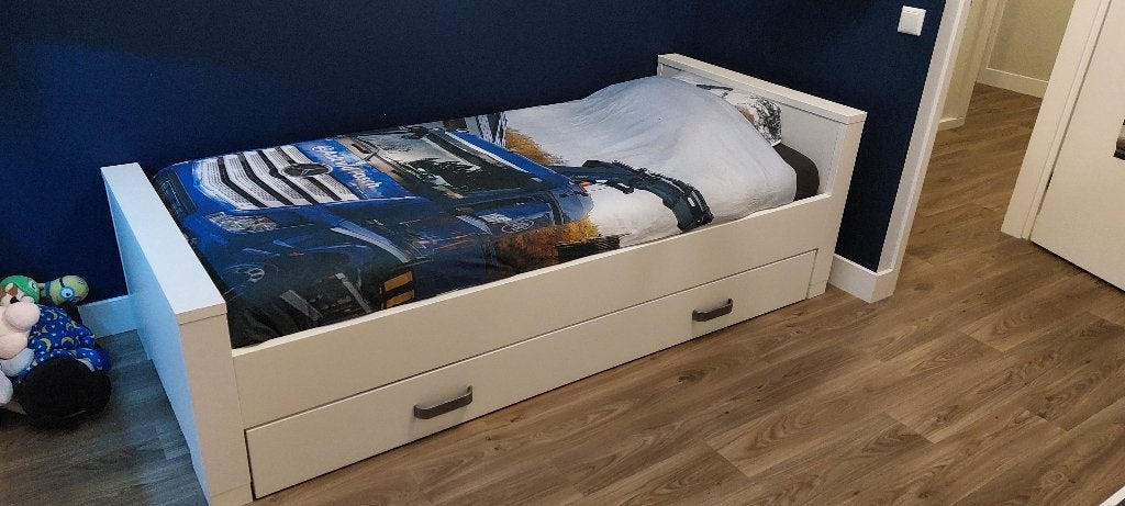 Wit 1 persoonsbed met bijbehorend bureau, Kinderen en Baby's, Kinderkamer | Bedden, Zo goed als nieuw, 180 cm of meer, 85 tot 100 cm