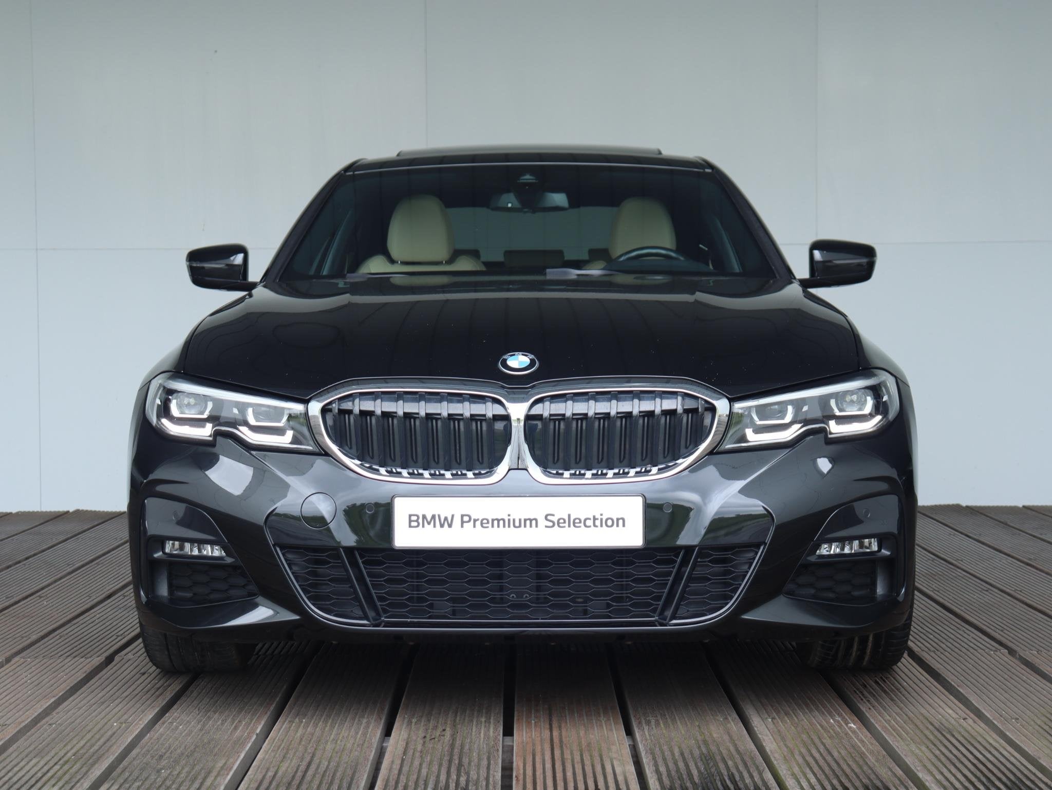 BMW 3 Serie Sedan 318i | Executive | M Sport | Parking Pack, Auto's, 1998 cc, Gebruikt, Met garantie (alle), 1465 kg