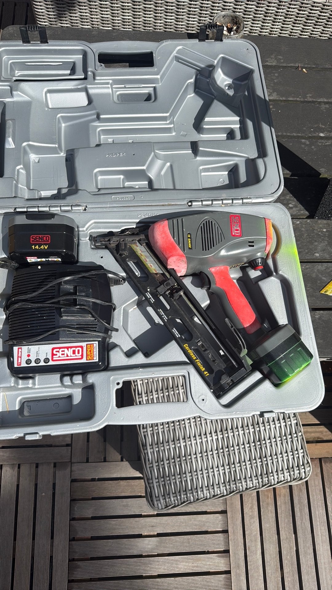 Senco tacker cordless finish 41, Doe-het-zelf en Verbouw, Gereedschap | Handgereedschap, Ophalen, Gebruikt, Tacker/nietmachine