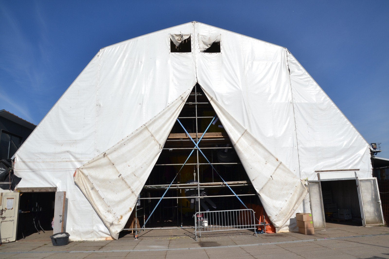 Tentframe met zeilen 16mx30m, Ophalen, Gebruikt, Overige typen, 6 meter of meer