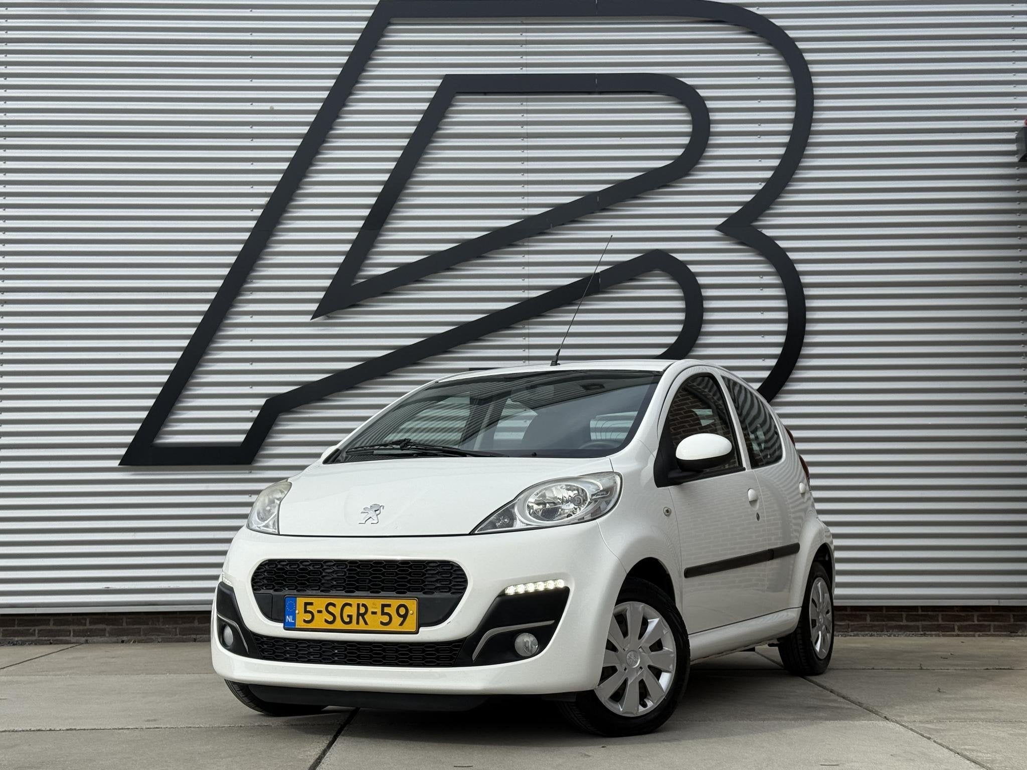 Peugeot 107 1.0 Active Airco|5-Deurs|NL Auto|Elektr. Ramen|L, Voorwielaandrijving, Euro 5, Stof, Gebruikt