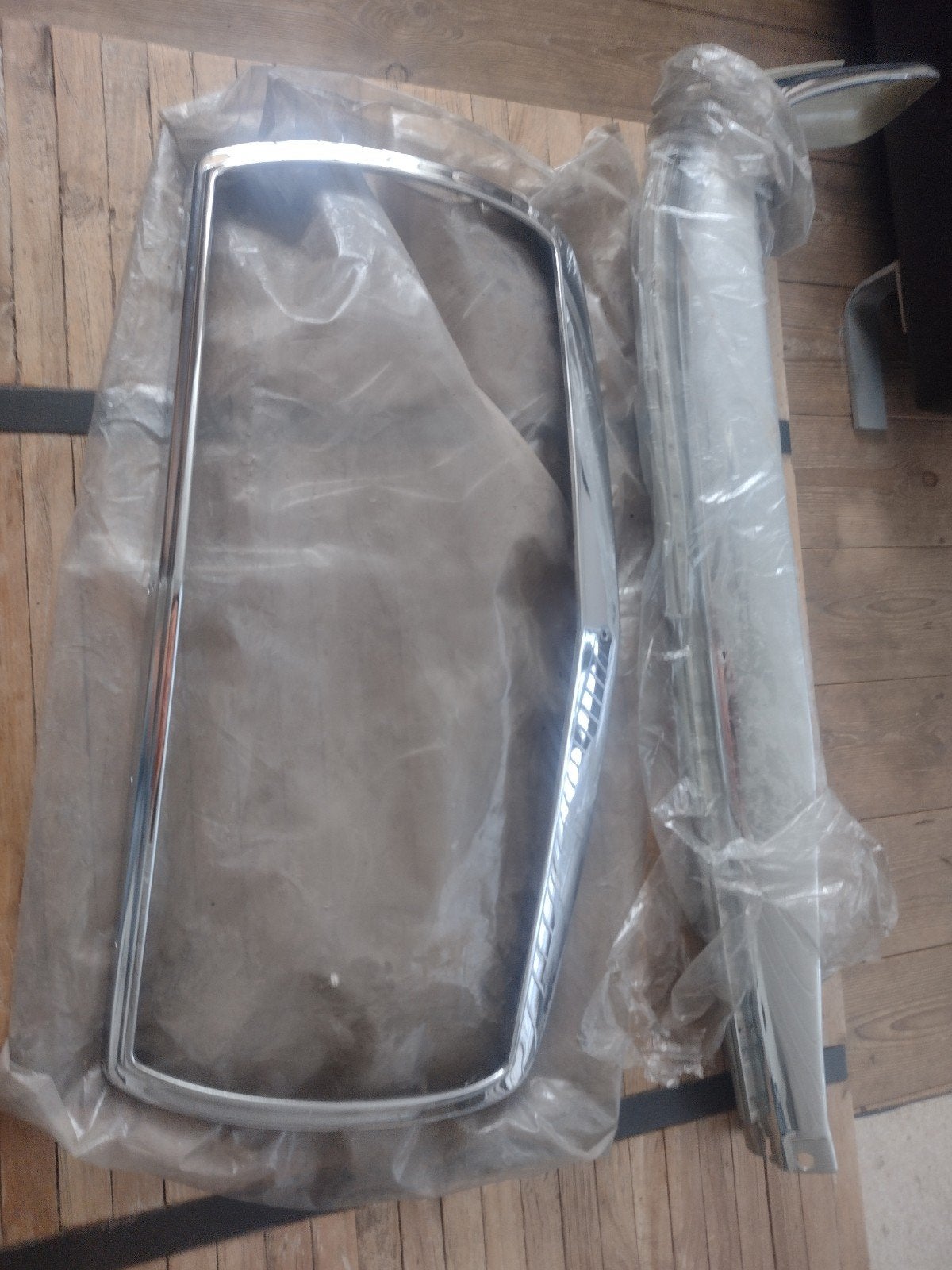 Mercedes 123 gril en bumperdeel, Ophalen of Verzenden, Nieuw