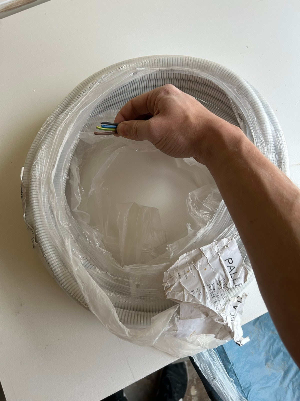 16mm 4-draads flexbuis (3x2,5 1x1,5) - 10 meter, Ophalen, Nieuw, Kabel of Snoer