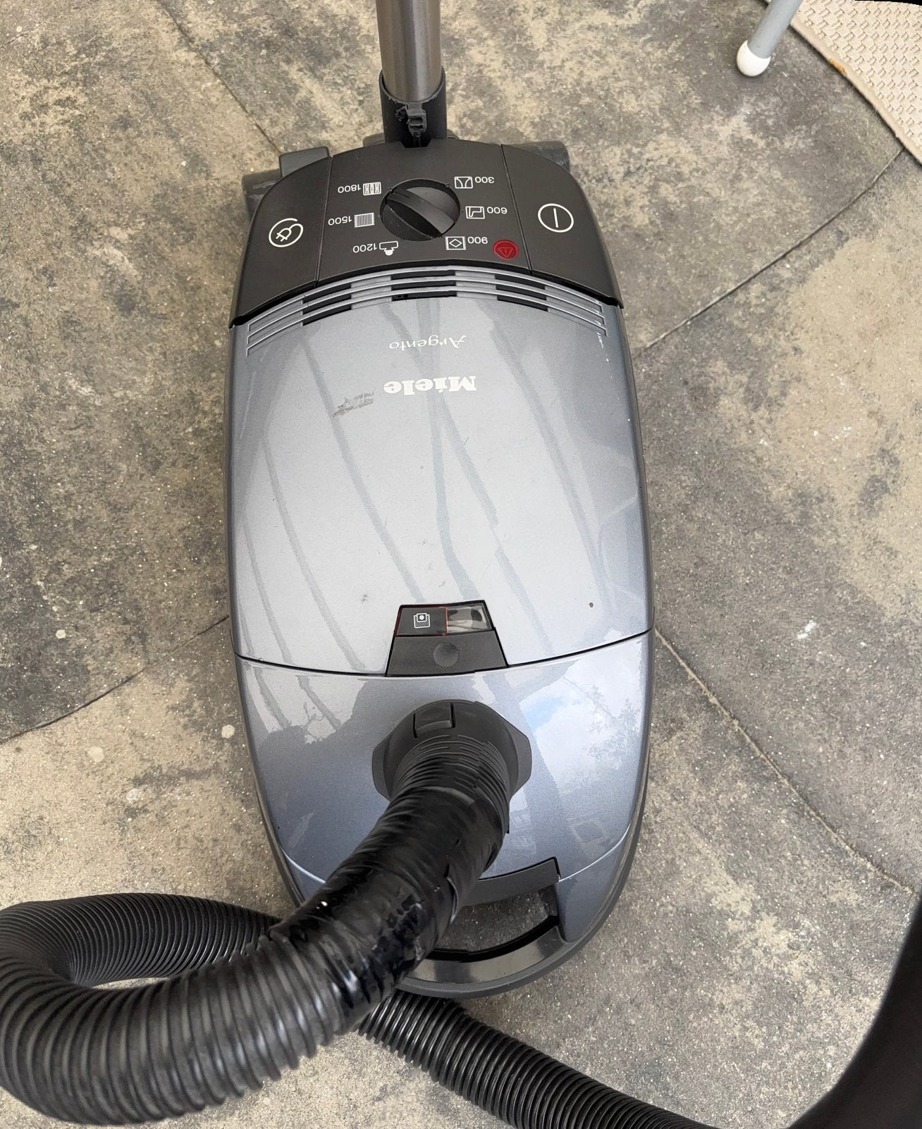 Miele stofzuiger, Witgoed en Apparatuur, Ophalen, Zo goed als nieuw, 1200 tot 1600 watt
