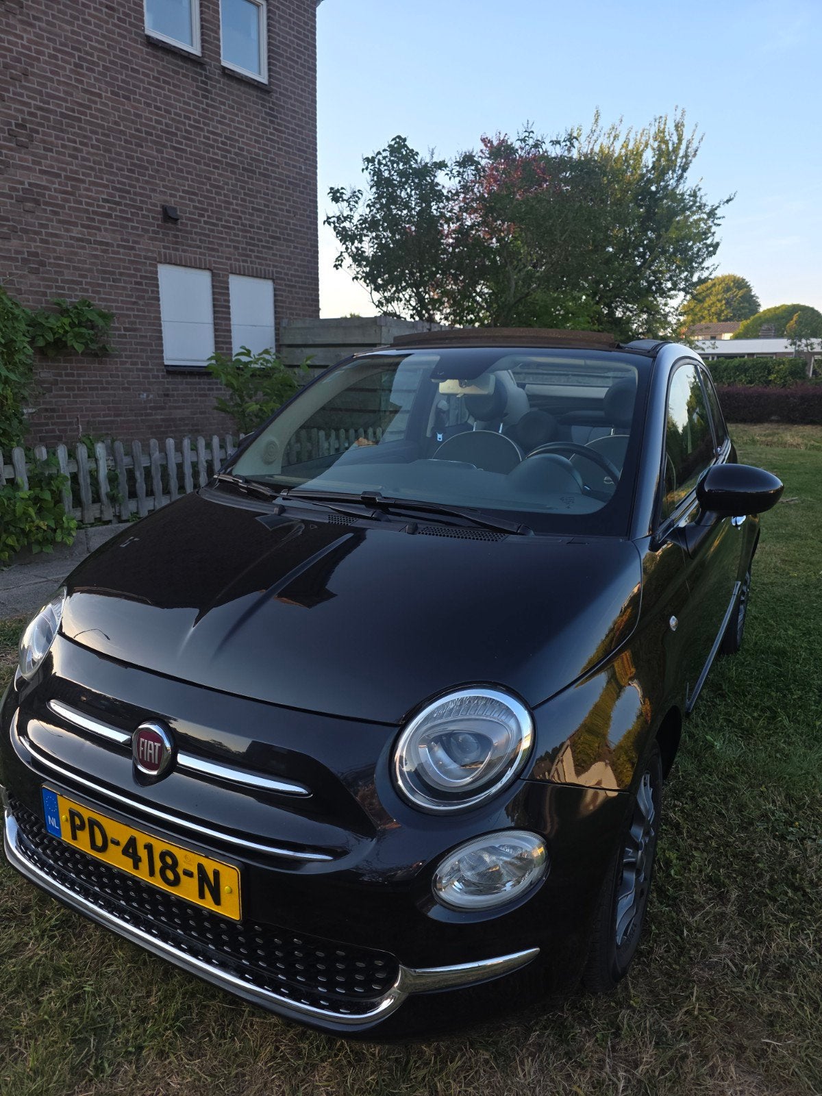 Fiat 500C 0.9 80pk Turbo Twinair 2017 Zwart, Auto's, 31 €/maand, Cabriolet, Origineel Nederlands, Handgeschakeld