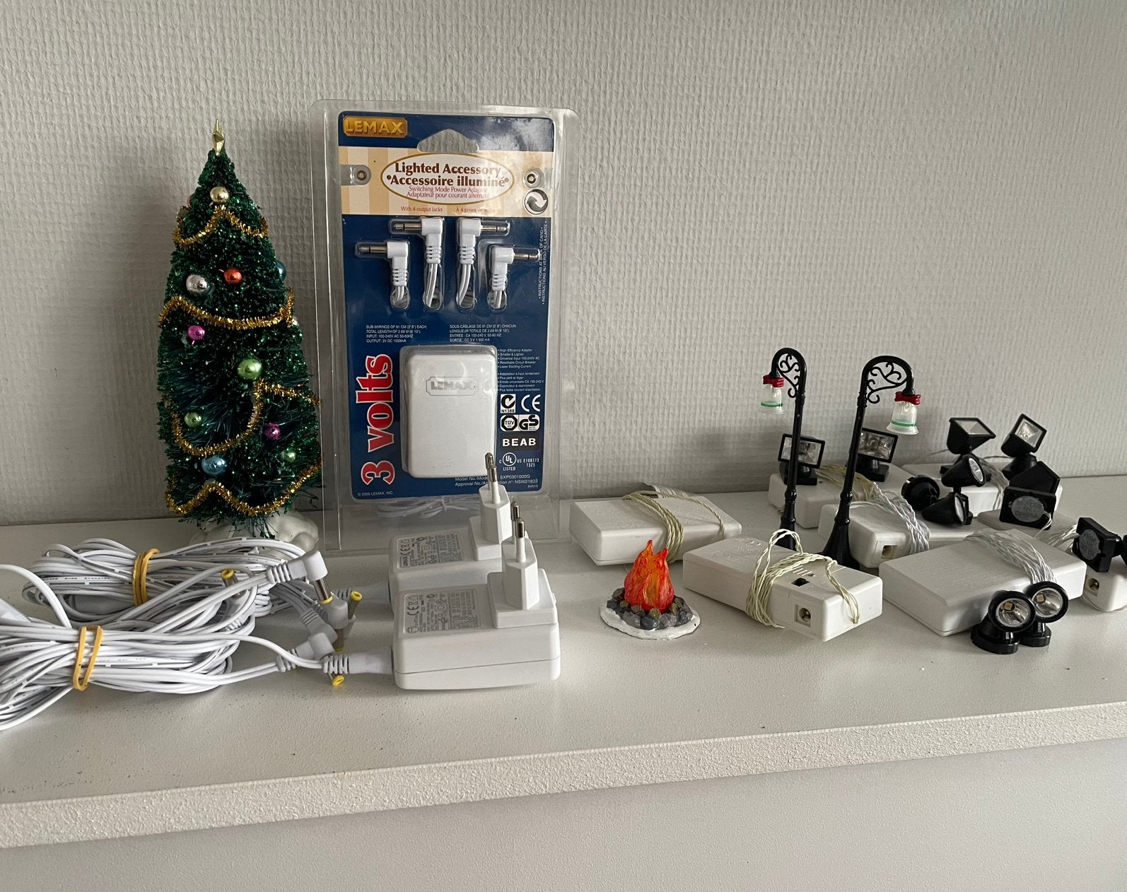 Lemax verlichting met drie stekkers, Ophalen of Verzenden, Zo goed als nieuw