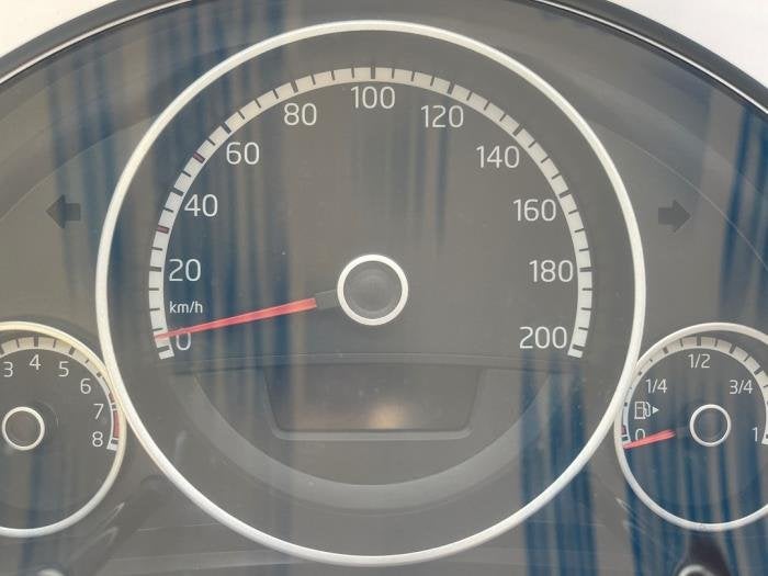 Kilometerteller KM van een Volkswagen UP, Gebruikt, -, -, -