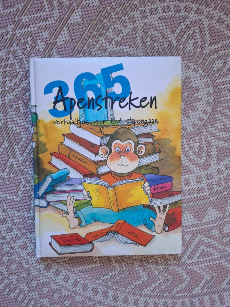 365 Apenstreken: Verhaaltjes voor het slapengaan, Boeken, Ophalen of Verzenden, Zo goed als nieuw, Onbekend, Fictie algemeen