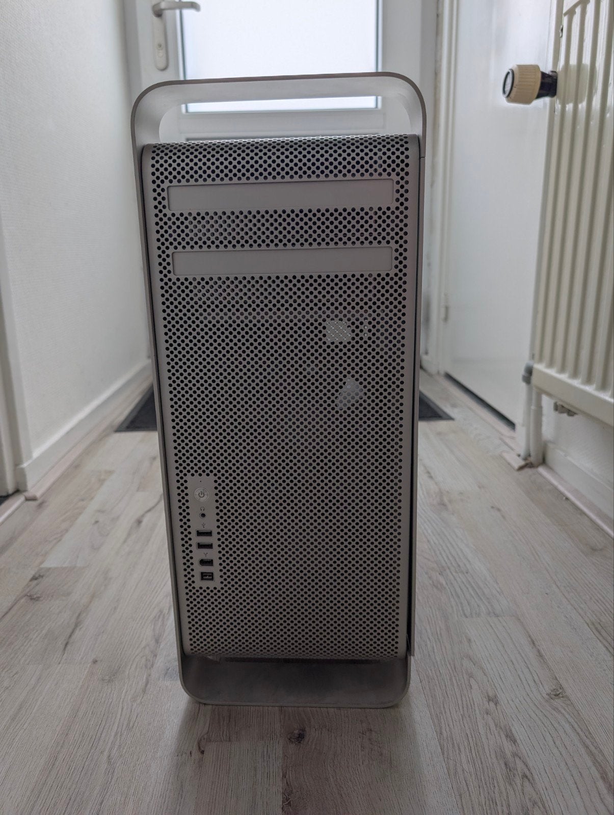 Apple Mac Pro (2006) - Dual-Core Xeon - 8G RAM, Computers en Software, Apple Desktops, Ophalen, Gebruikt, 2 tot 3 Ghz, Mac Pro