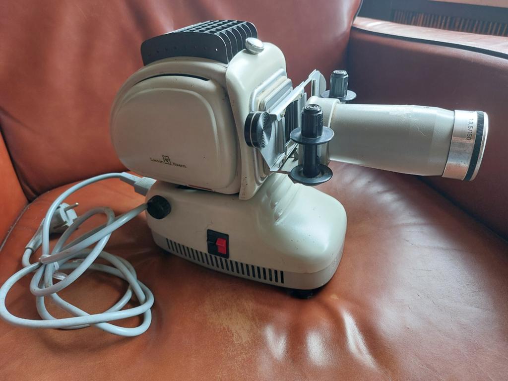 Vintage Luctor Baarn Nobistar Diaprojector, Audio, Tv en Foto, Diaprojectors, Ophalen of Verzenden, Gebruikt, Met scherm